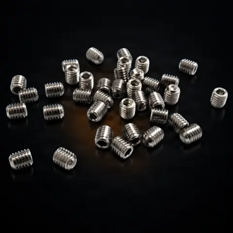 Set 4 suruburi 4x5mm